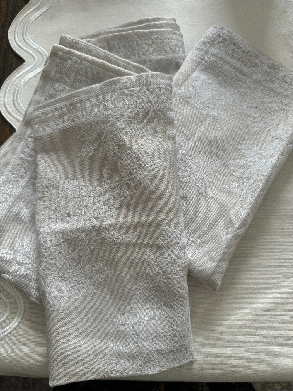 Biltmore ~ Tonal Jacquard Floral Napkins / set off 4 - 19”